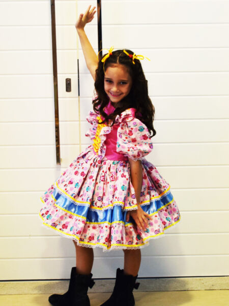 VESTIDO DE FESTA JUNINA CAIPIRA INFANTIL COM LUVA E FITAS DE CABELO JUJU