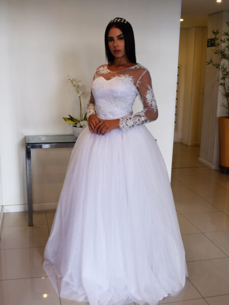 VESTIDO DE NOIVA OU 15 ANOS DEBUTANTE MODELO PRINCESA COM MANGA E SAIA COM 3 METROS DE ABERTURA