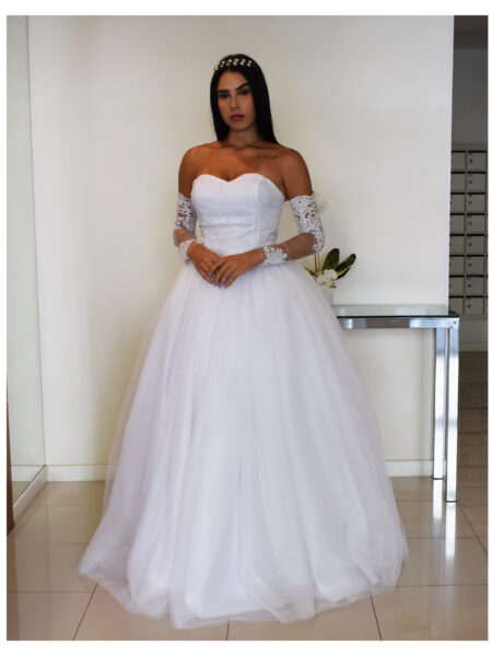 VESTIDO DE NOIVA OU 15 ANOS DEBUTANTE MODELO PRINCESA COM MANGA REMOVÍVEL E SAIA COM 3 METROS DE ABERTURA