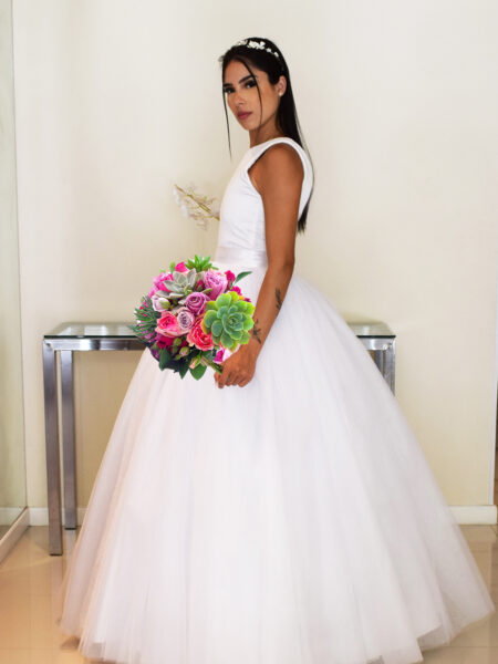 VESTIDO DE NOIVA OU 15 ANOS MODELO PRINCESA SAIA COM 6 METROS